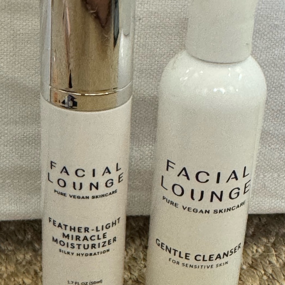 Feather-Light Miracle Moisturizer and Gentle Cleanser Set. New. Retail $150